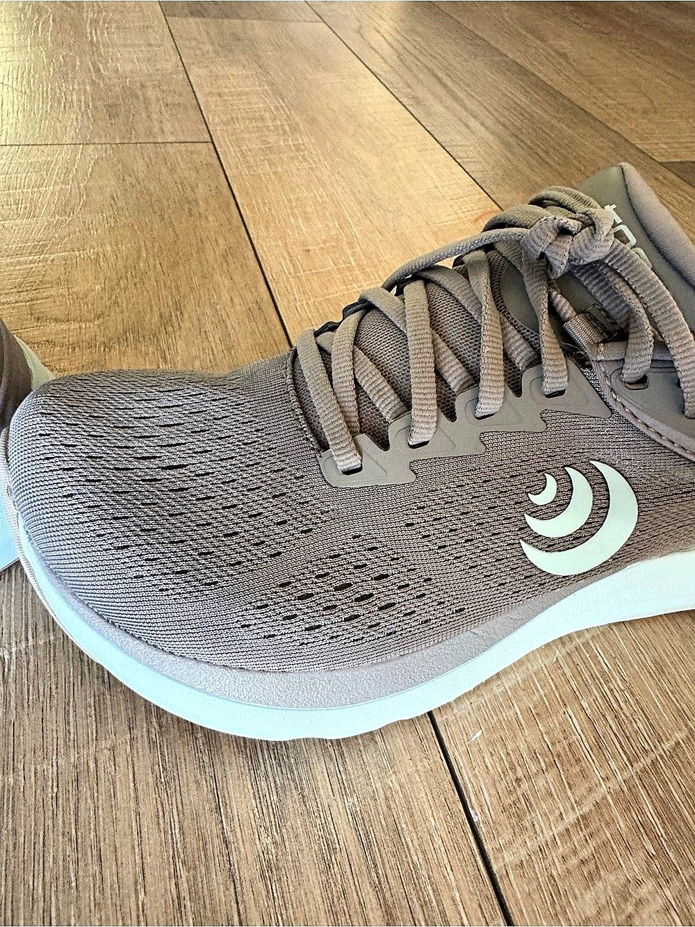 Topo Athletic Phantom 3 Athletic Shoes Gray & light blue  US 7